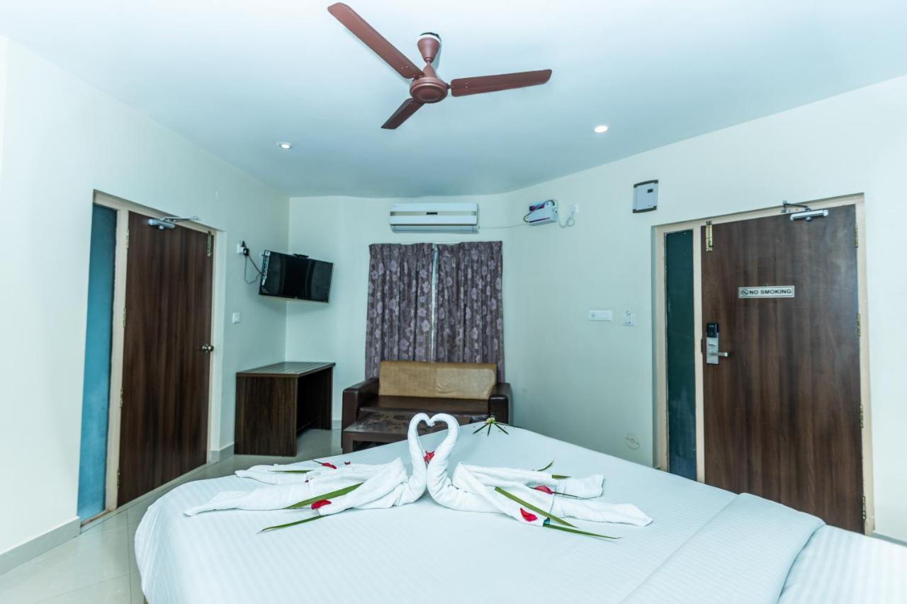 Lamel Cove Beach Resort Pondicherry Bagian luar foto