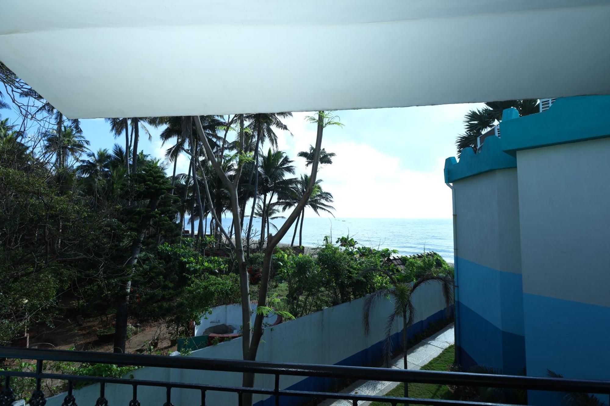 Lamel Cove Beach Resort Pondicherry Bagian luar foto